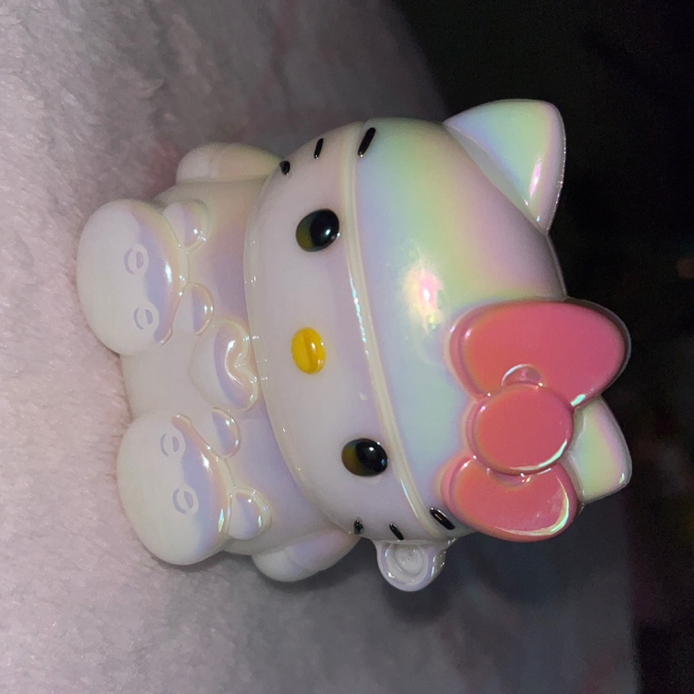 hello kitty airpods case
